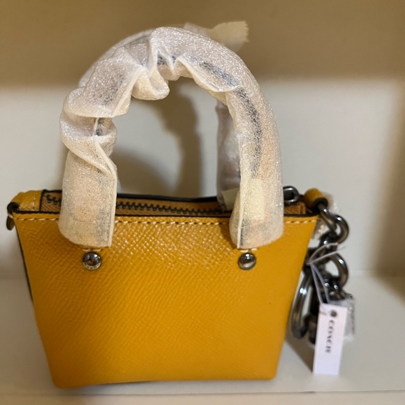 coach mini tote bag charm - Picture 3 of 6